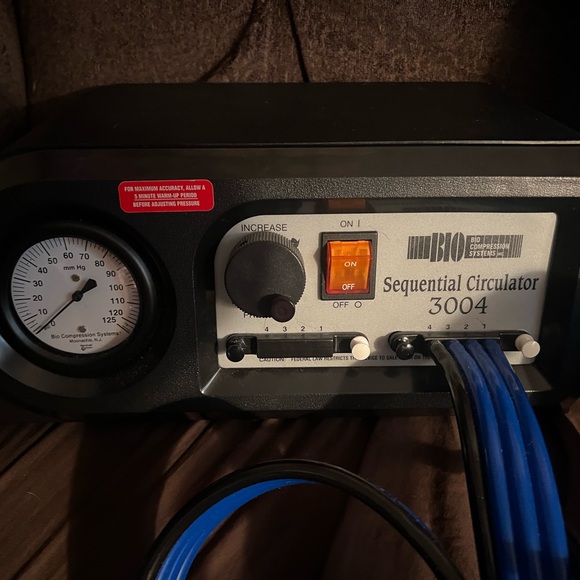 Bio Compression Systems model SC 3004 Sequential Circulator w/ 1 Leg Sleeve - Picture 2 of 8